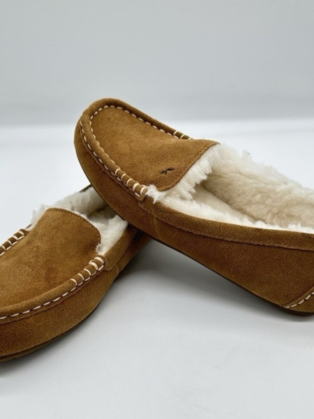Koolaburra by UGG Suede Shearling Lined Moccasin Slippers Tan Women's Size 7